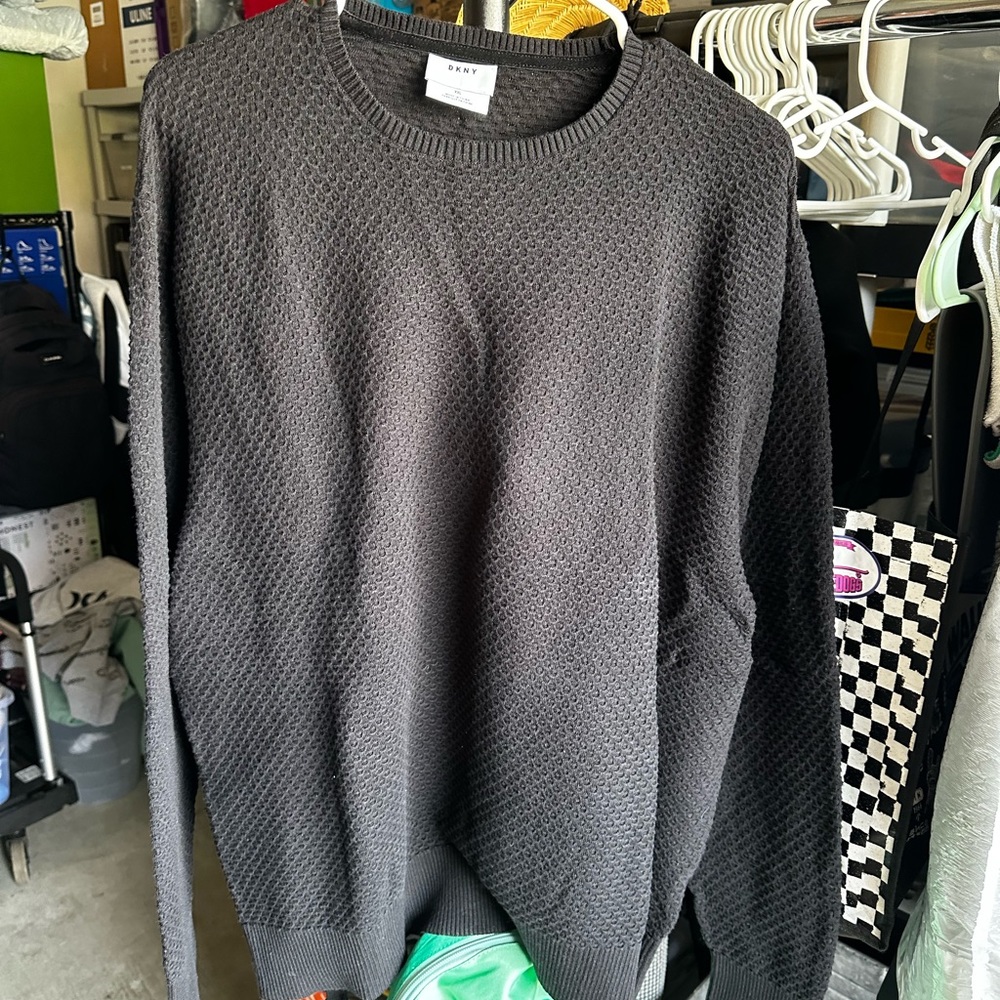 Men’s DKNY Sweater (XXL)